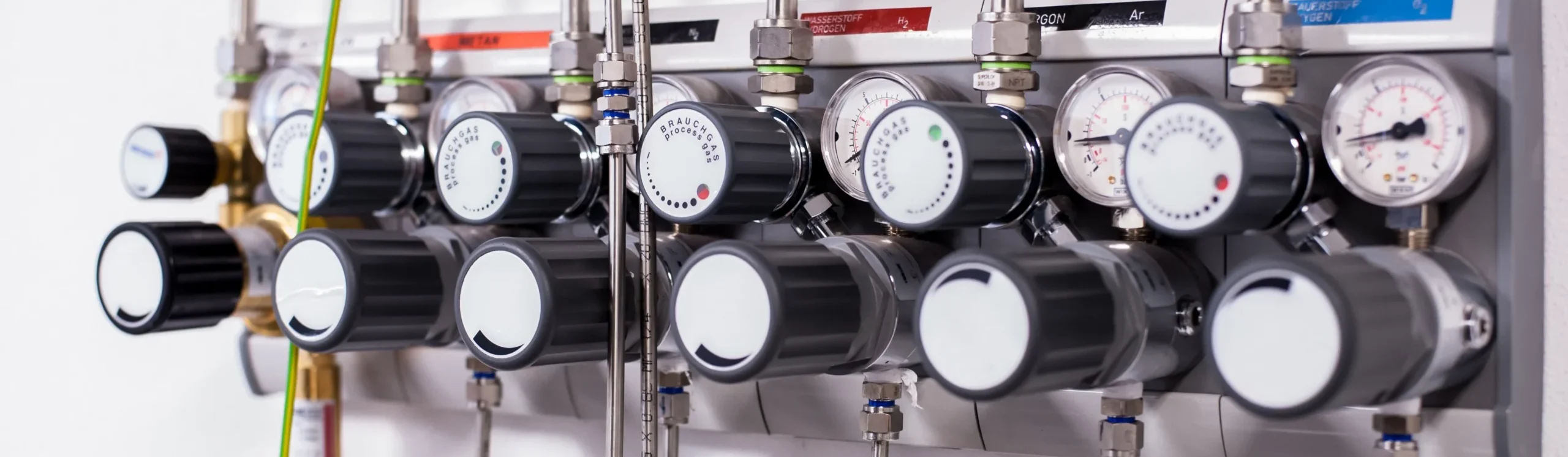 pressure_control_gauges-scaled-e1715627974794